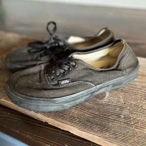 All black vans shoes. Size 6.5.